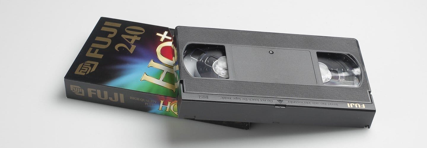 Es 2022 y restaurar vídeos antiguos es demasiado complejo