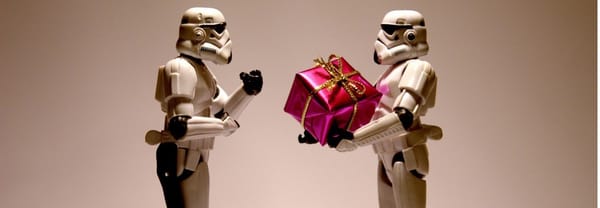 Dos regalos navideños frikis perfectos: buenos, bonitos, y baratos