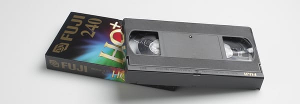 Es 2022 y restaurar vídeos antiguos es demasiado complejo